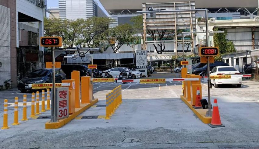 小馬租車-左營高鐵站 / 車牌辨識系列